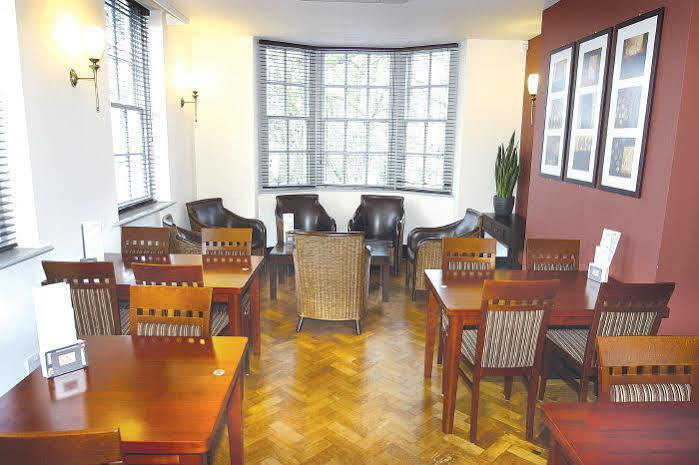 The Mitre Inn Knaresborough Ngoại thất bức ảnh