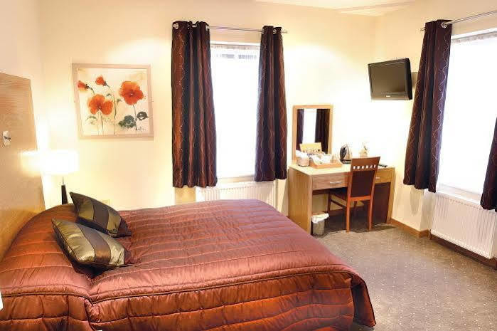 The Mitre Inn Knaresborough Ngoại thất bức ảnh