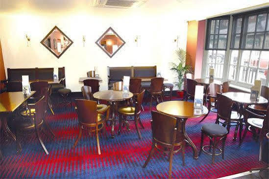 The Mitre Inn Knaresborough Ngoại thất bức ảnh